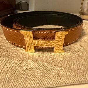 Women’s Mini Hermes belt buckle & Reversible leather strap